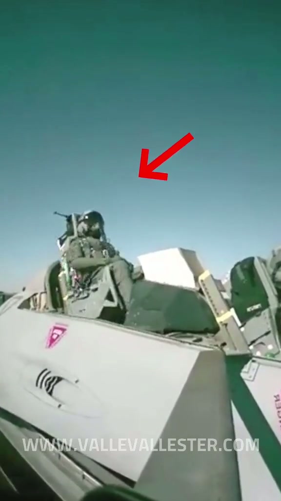 hay algun castigo para los pilotos que activan el sistema de emergencia cuando n